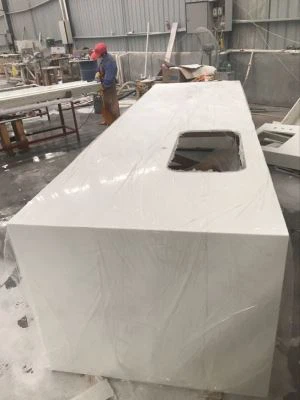 Comptoir en verre cristallisé avec bord en cascade